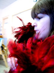 Un boa en plumes bien rouges !