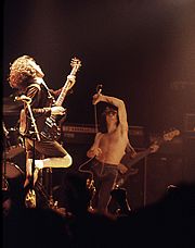 AC/DC sur scène, en 1979, en Irlande.